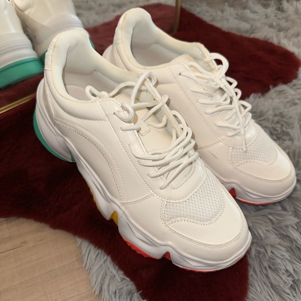 Brand new shoe dazzle sneakers
